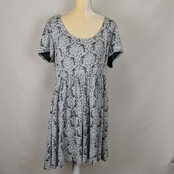 torrid Dresses & Skirts - Torrid Ivory Lace Print Jacquard Knit Dress